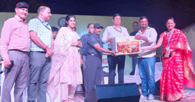 राष्ट्रीय सहकार मसाला मेला : शासन सचिव डॉ. समित शर्मा ने दैनिक लक्की ड्रा विजेताओं को दिये गिफ्ट हैम्पर